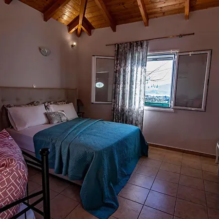 Forti Retreat Case de vacanță Kariótai